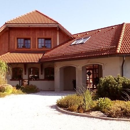 Family House 94 Apartman Prosecne Kültér fotó