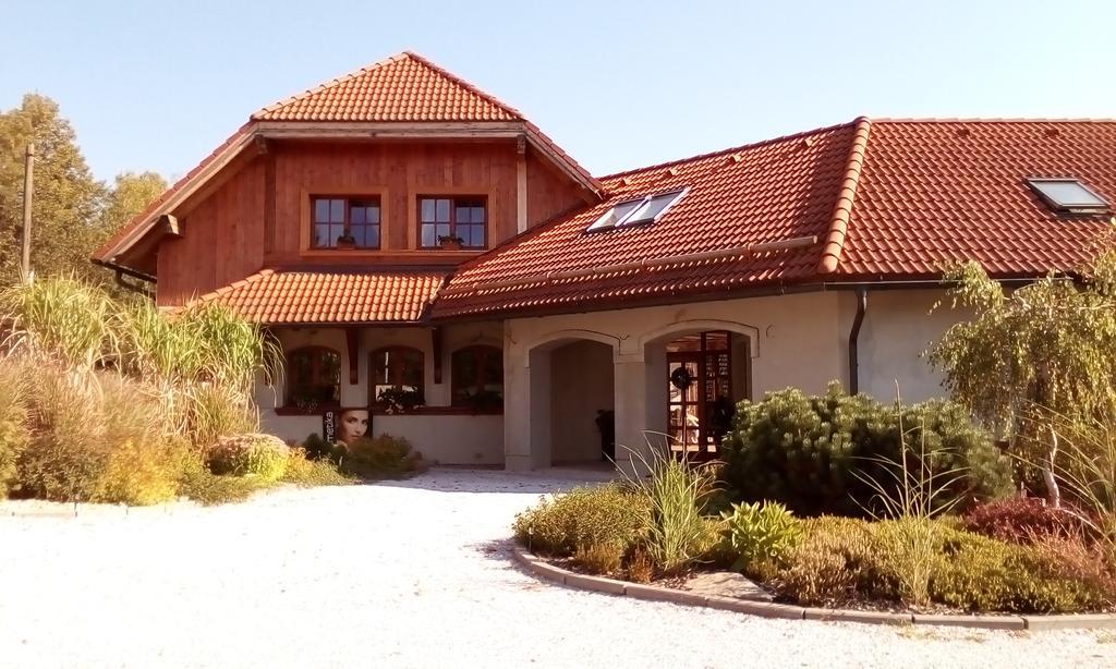 Family House 94 Apartman Prosecne Kültér fotó