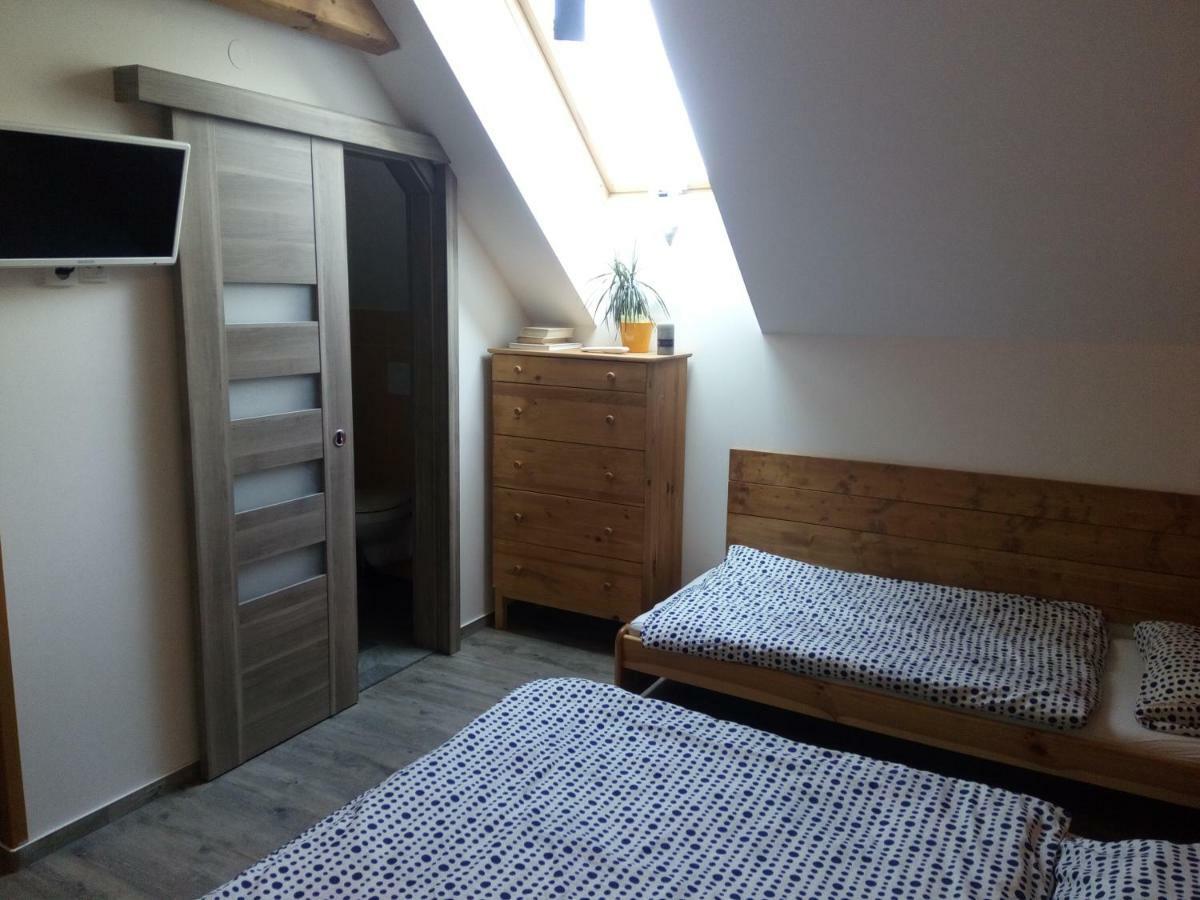 Family House 94 Apartman Prosecne Kültér fotó