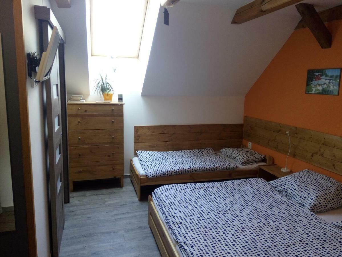 Family House 94 Apartman Prosecne Kültér fotó