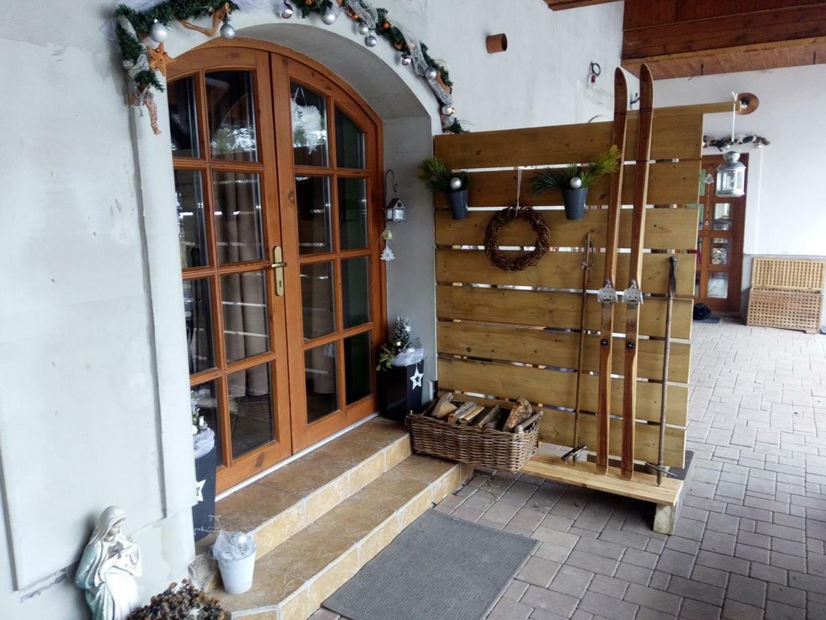 Family House 94 Apartman Prosecne Kültér fotó