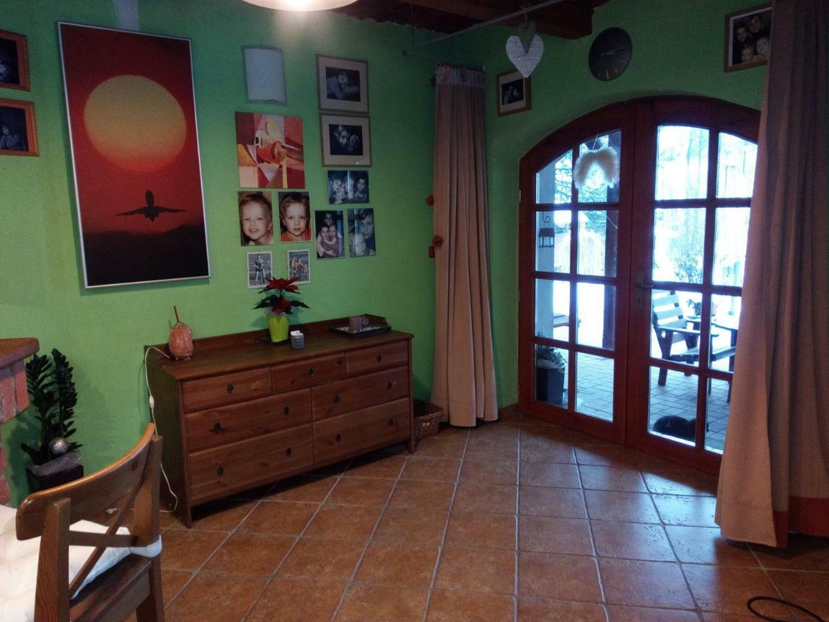 Family House 94 Apartman Prosecne Kültér fotó
